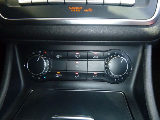 Fahrzeugabbildung Mercedes-Benz GLA 200 >AUT/AHK/NAV/KAM/LED-Licht/LEDER<