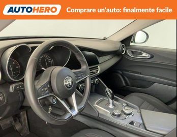Alfa-Romeo Giulia - 7