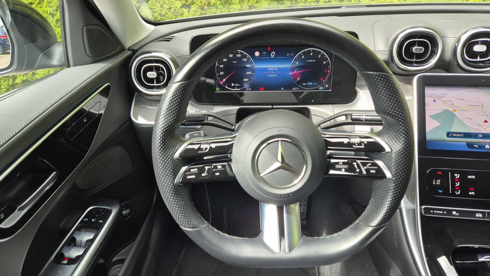 Fahrzeugabbildung Mercedes-Benz C 180 Lim. 9G AMG LINE NIGHT+LED+MBUX+KAMERA+SHZ