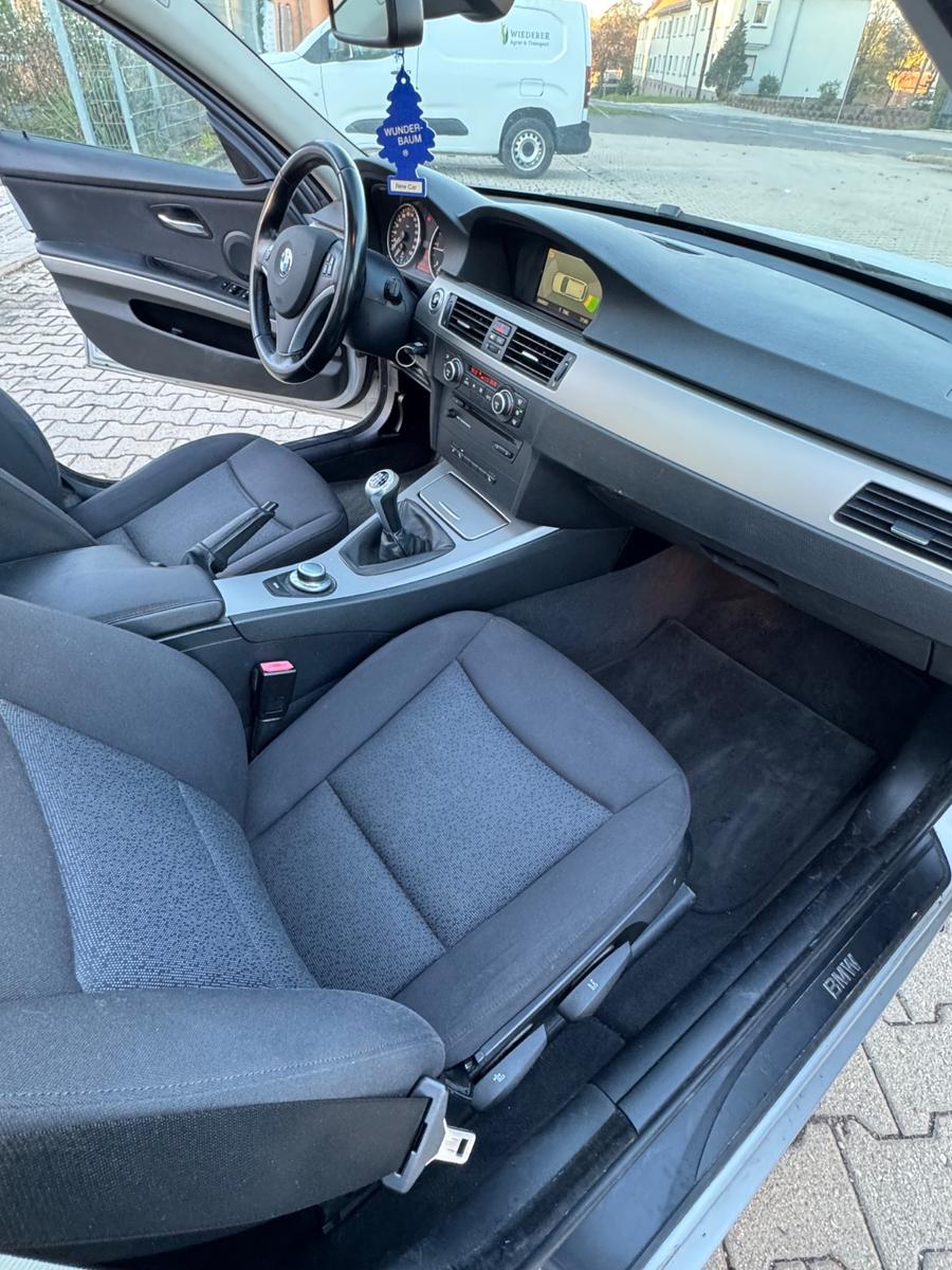 BMW 320 2007 — photo 16