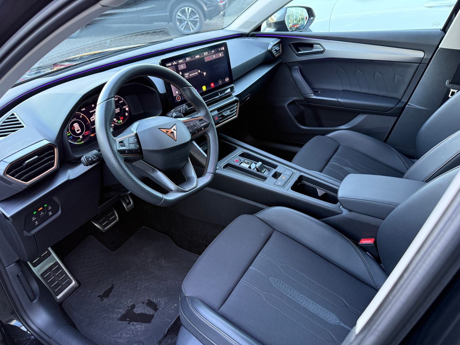 Fahrzeugabbildung CUPRA Leon 1.4 e-Hybrid VZ SHZ NAVI DAB