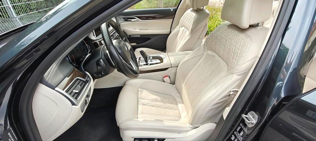 BMW 730