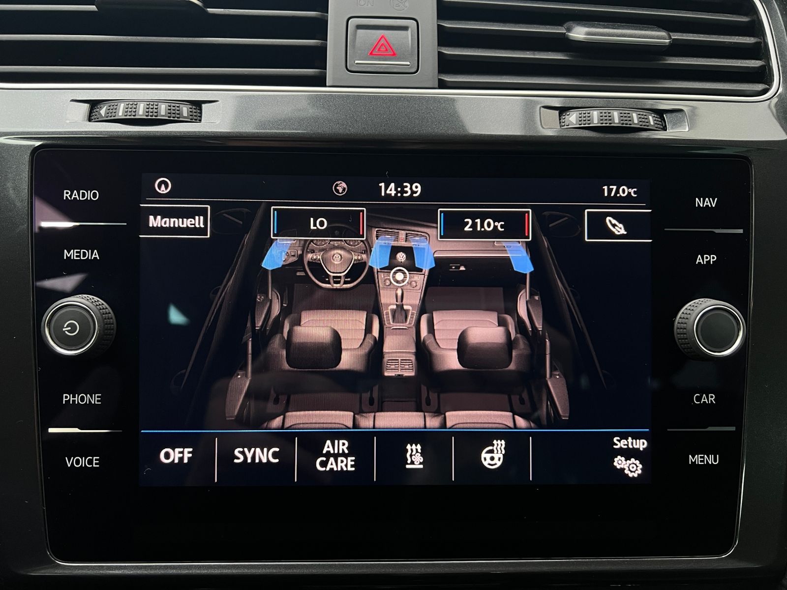 Fahrzeugabbildung Volkswagen Golf VII Comfortline 1.5 TSI ACT *Standhzg.,LED,