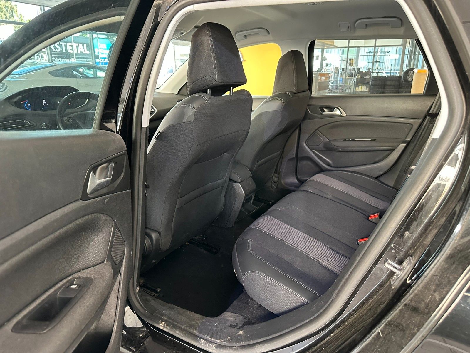 Fahrzeugabbildung Peugeot 308 SW Allure 1.5D NAVI/LED/PDC/ALU/R´CAM