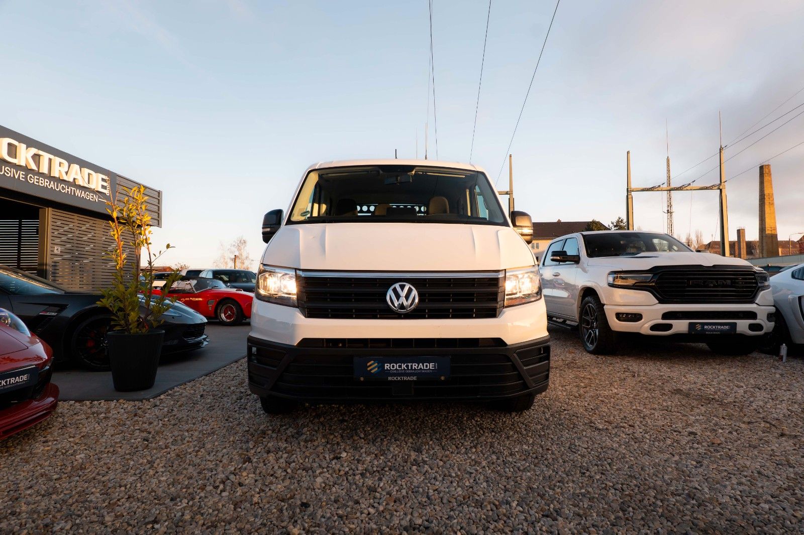 Fahrzeugabbildung Volkswagen Crafter Pritsche 35 DOKA lang FWD 7 Sitze 19%