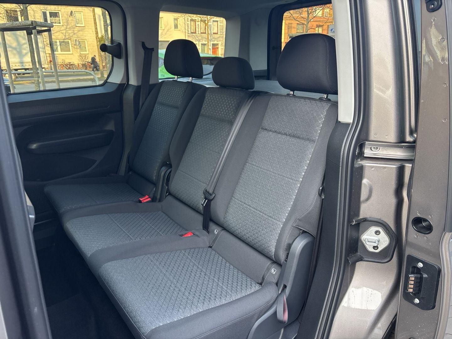 Fahrzeugabbildung Ford Tourneo Connect PHEV Titanium 1.5 EB EU6e Navi