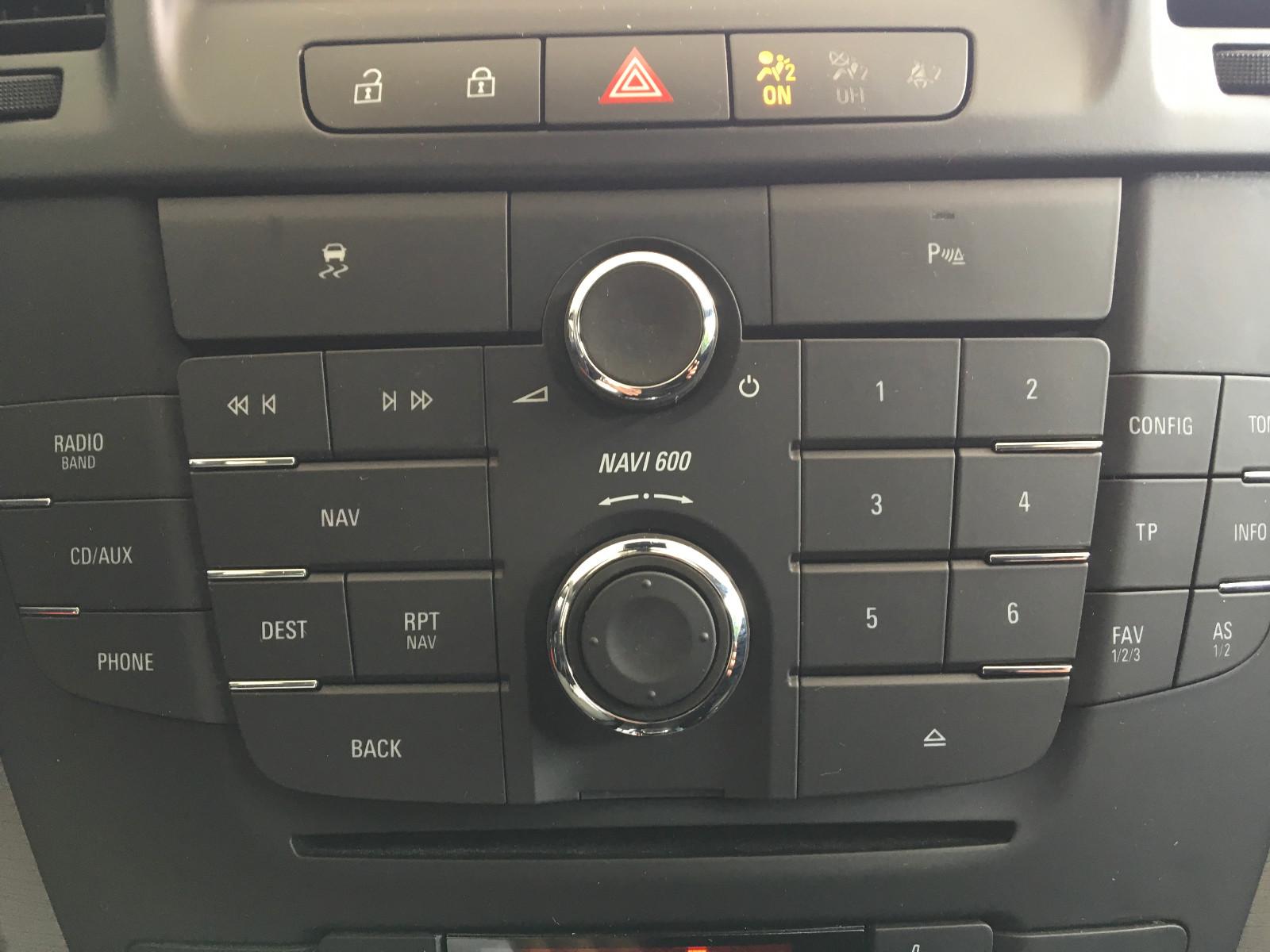 Opel Insignia 2012 — photo 17