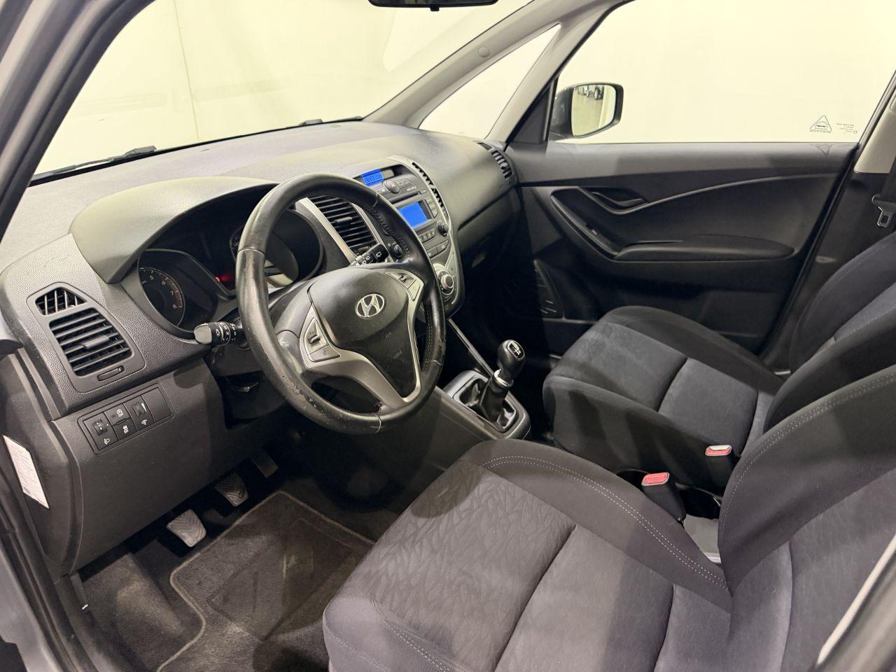 Hyundai ix20 2011 — photo 9