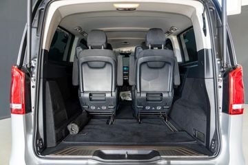 Mercedes V 220 - 6