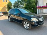 Mercedes-Benz ML 300 ML ML 300 CDI BlueEfficiency 4Matic SPORT - Mercedes ML 300 mit Schiebedach
