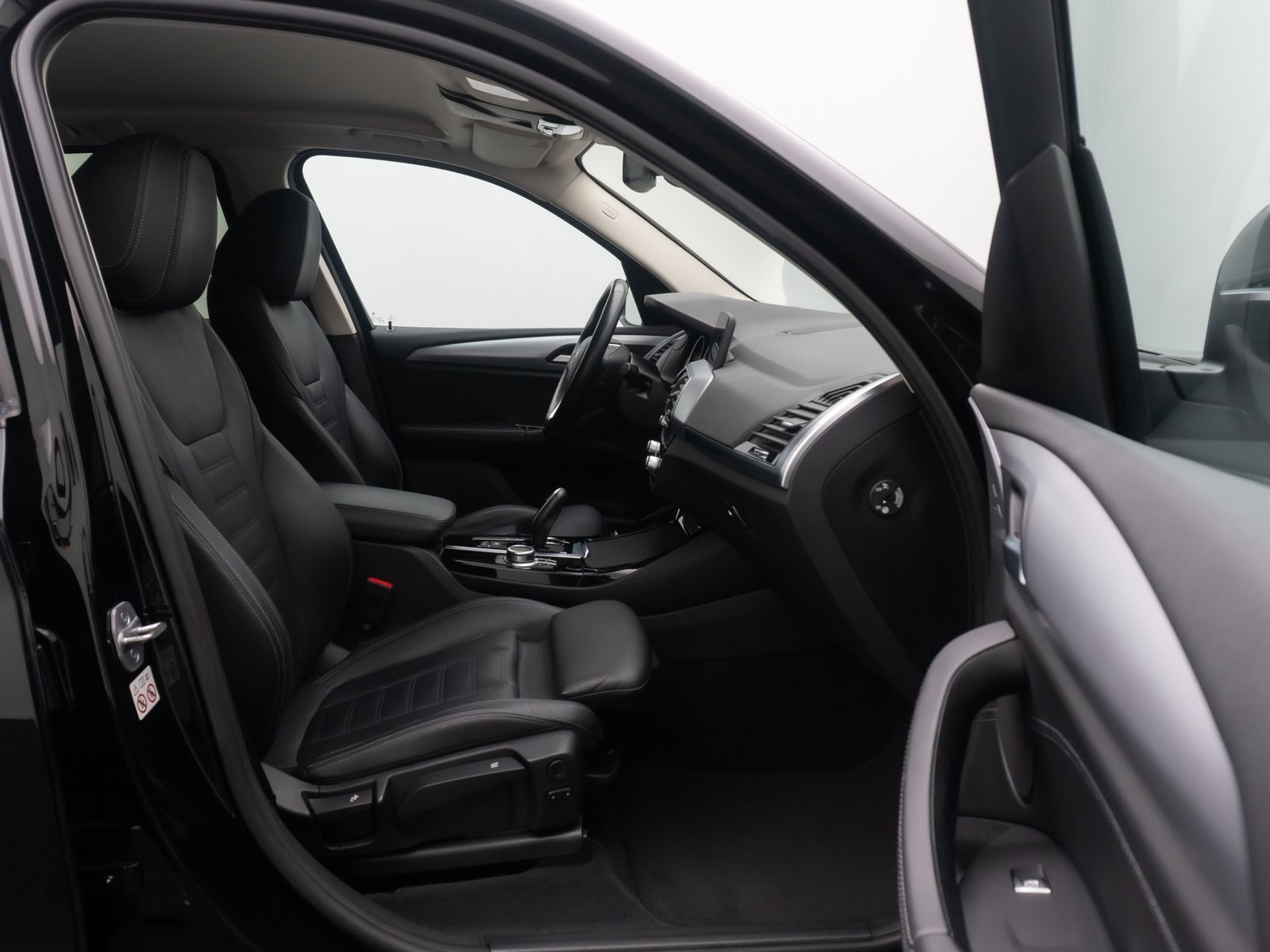 Fahrzeugabbildung BMW X3 xD20d DAB GeschwindigReg Leder Sport 18Zoll
