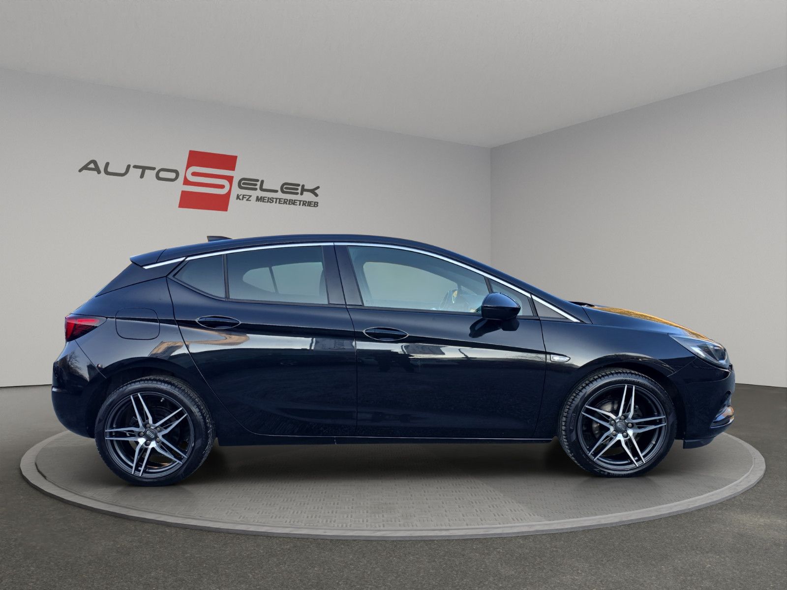 Fahrzeugabbildung Opel Astra K Dynamic+LED+NAVI+TEMPOMAT+SPURASISTENT