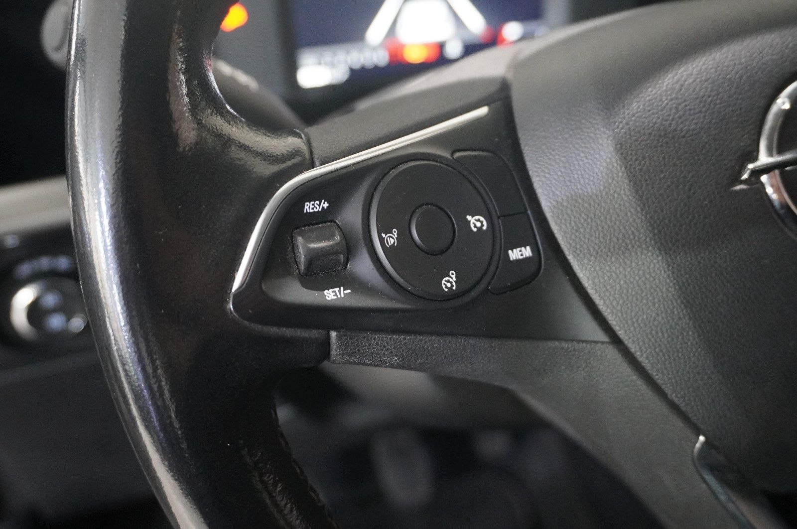 Fahrzeugabbildung Opel Mokka 1.2T ELEGANCE NAVI/LED/KAMERA/SPORT/DAB+