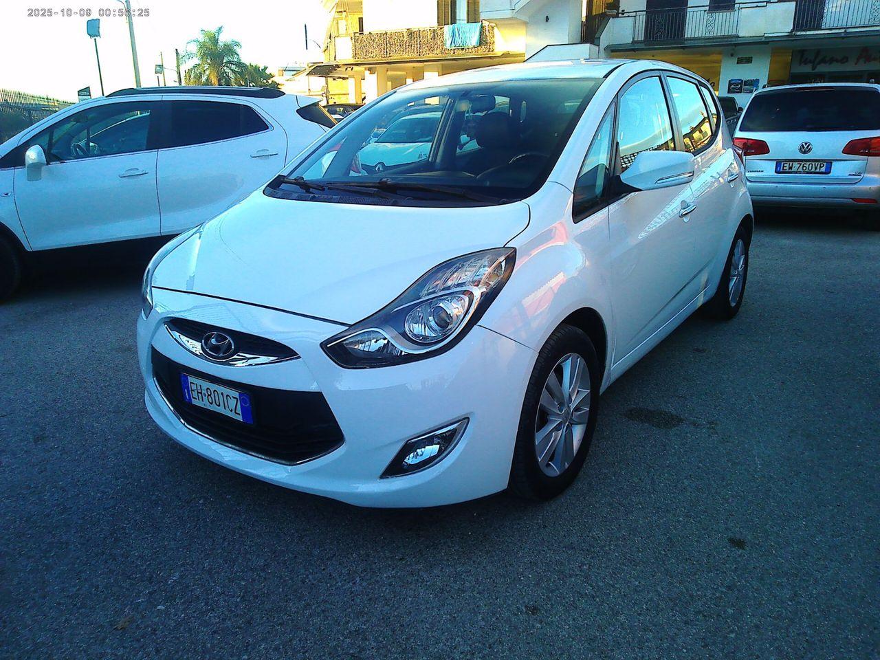 Hyundai ix20 2011 — rear view
