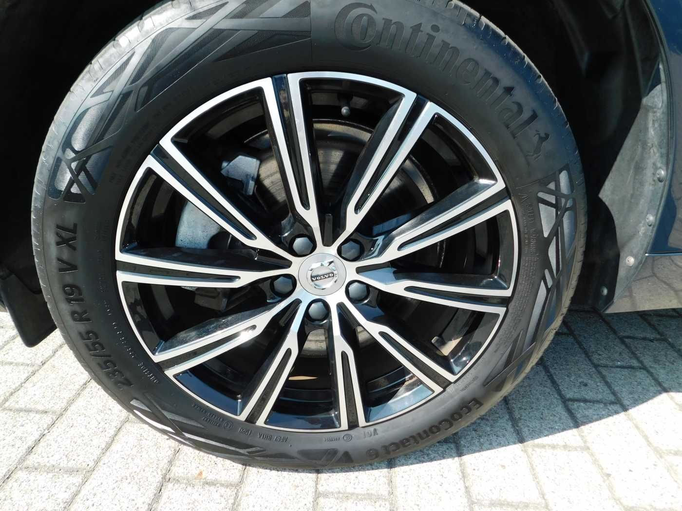 Fahrzeugabbildung Volvo XC60 T6 AWD Recharge Inscription Expression