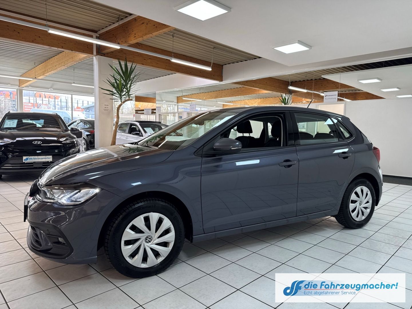 Fahrzeugabbildung Volkswagen Polo VI Life Navi Digitales Cockpit LED ACC Appl