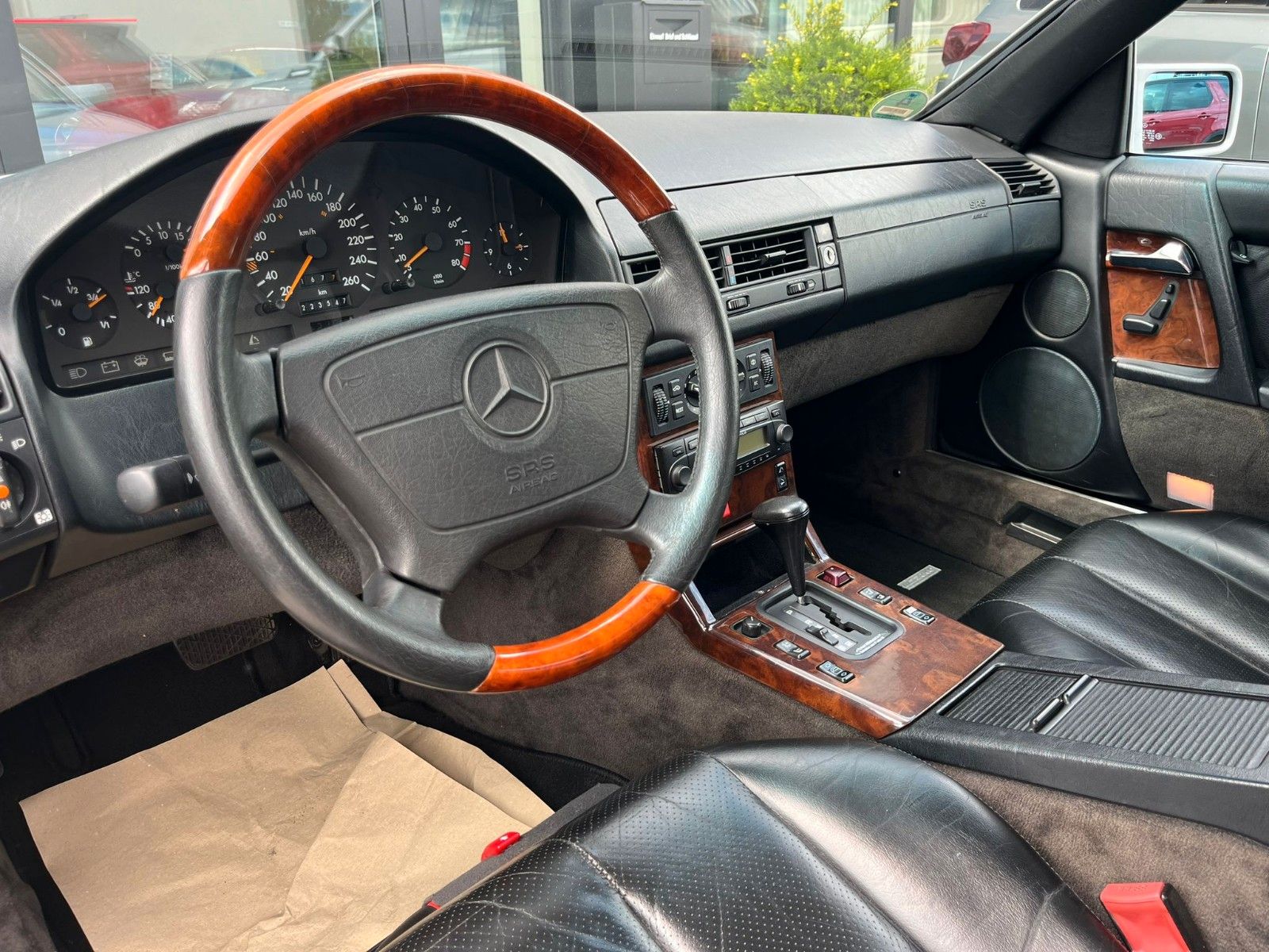 Fahrzeugabbildung Mercedes-Benz SL 300*H-Kennzeichen*HU 07/2027*