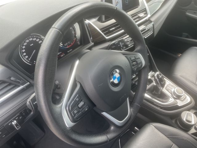 Fahrzeugabbildung BMW 218 Active Tourer i Luxury Line Autom. Navi, Sit