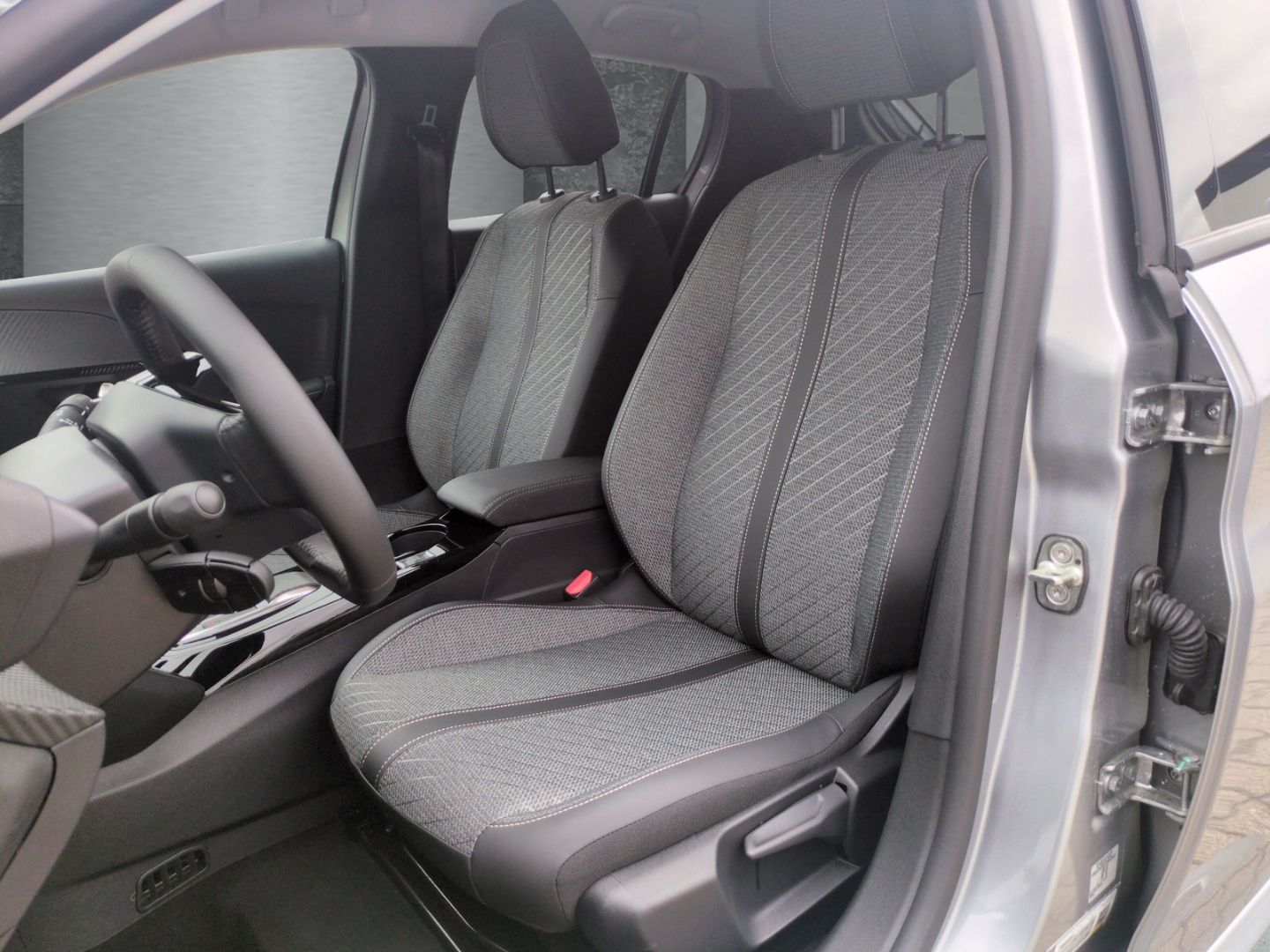 Peugeot 208 - Bild 8
