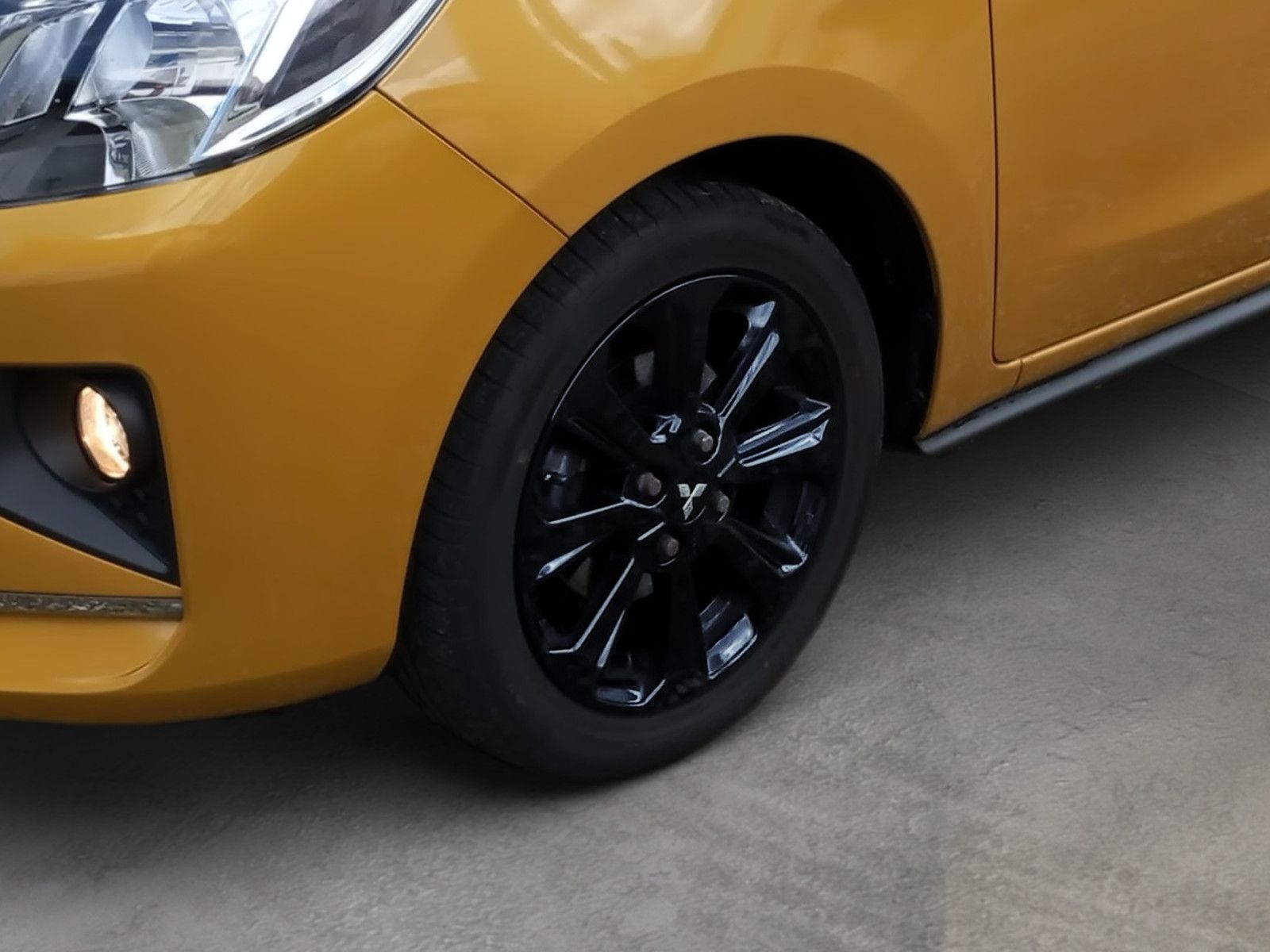 Fahrzeugabbildung Mitsubishi Space Star 1,2 Spirit+ Black Navi Sitzheizung