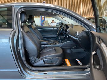 Audi A3 ambiente *BI-XENON*NAVI*TEMPOMAT*SZHZ*KLIMA*