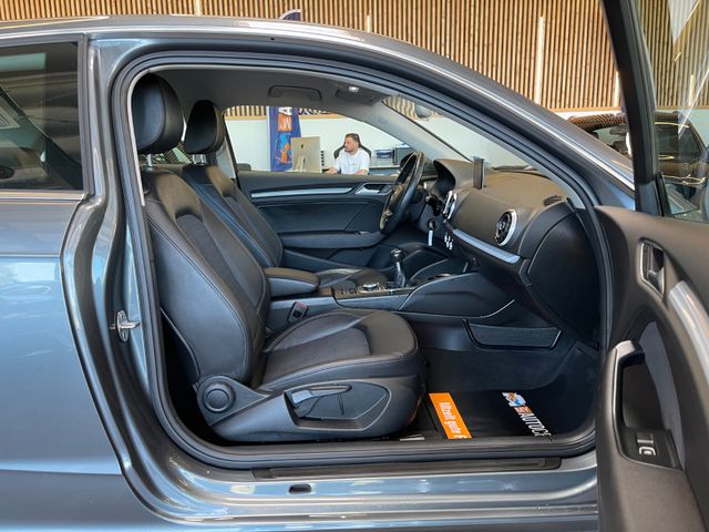 Audi A3 ambiente *BI-XENON*NAVI*TEMPOMAT*SZHZ*KLIMA*