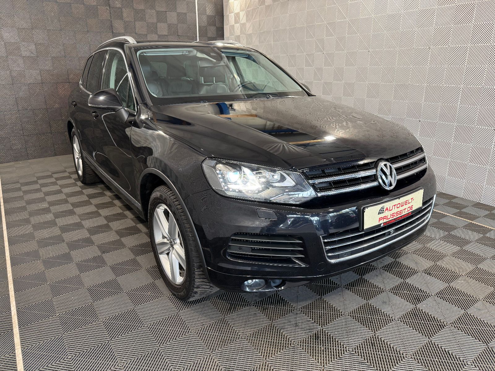 Gebrauchtwagen Volkswagen Touareg Touareg 4.2TDI V8*360°*AHK-PANO-ACC-KLIMA-LM 19" in Horb am Neckar