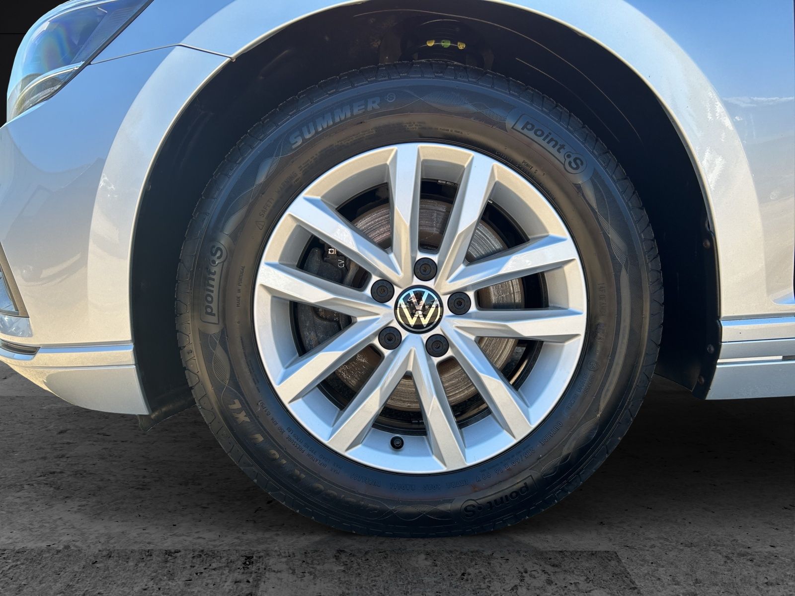 Fahrzeugabbildung Volkswagen Passat Variant TDI Business DSG LED Navi ACC AHK