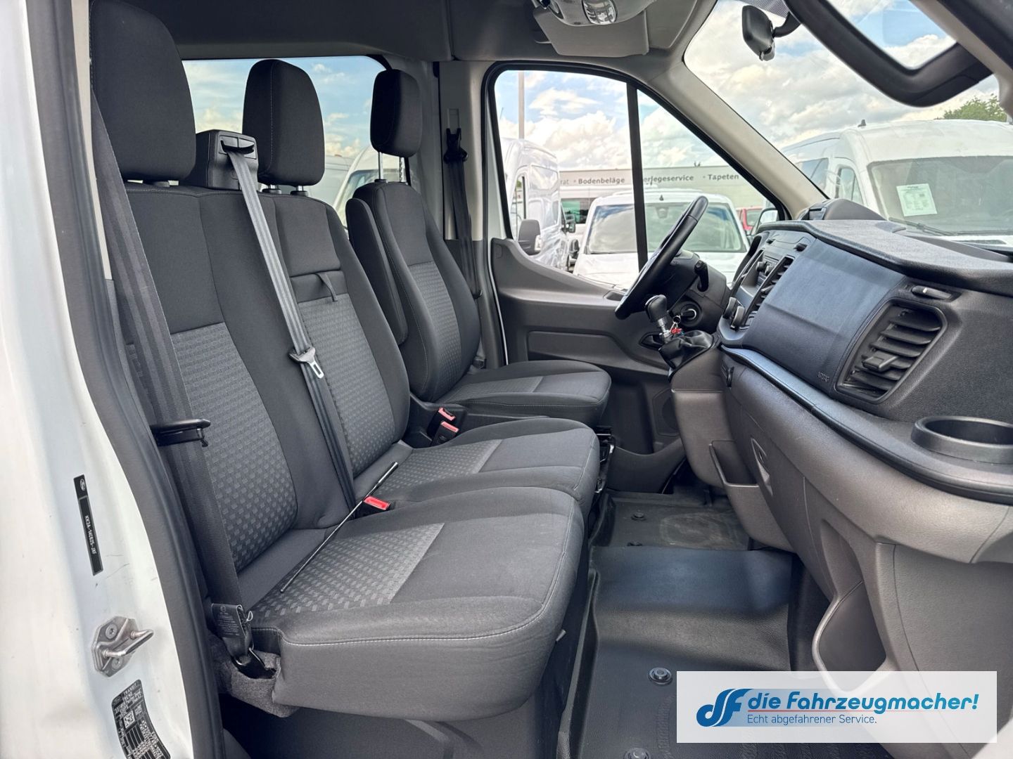 Fahrzeugabbildung Ford Transit Kombi 350 L3 Trend Lift Temp Tel.-Vorb.