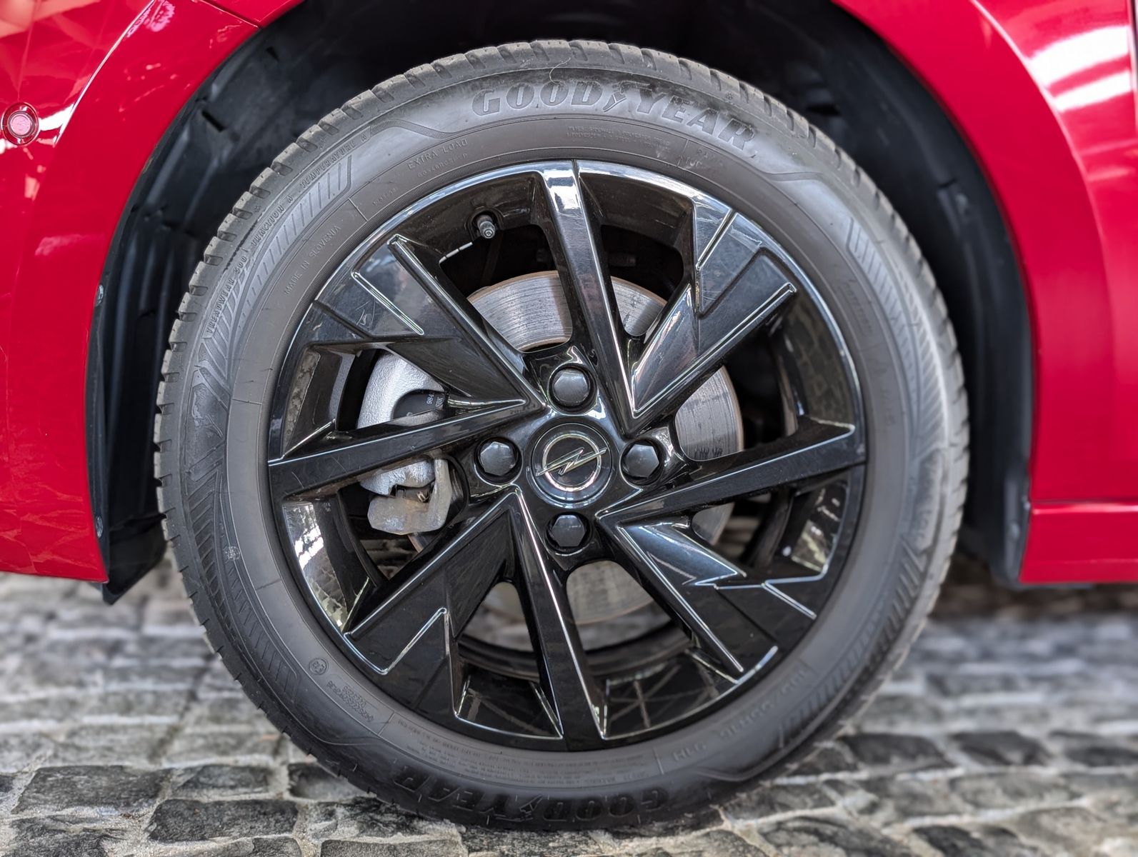 Fahrzeugabbildung Opel Corsa F 1.2T GS TECH LED KAM SHZ VIRT APP BHL LM