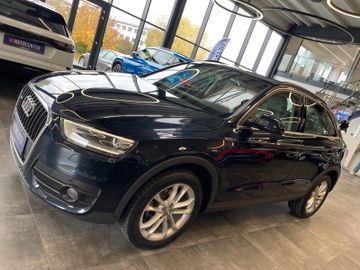 Audi Q3 2.0 TFSI Quattro *BI-XENON*AHK*PDC*SHZ*