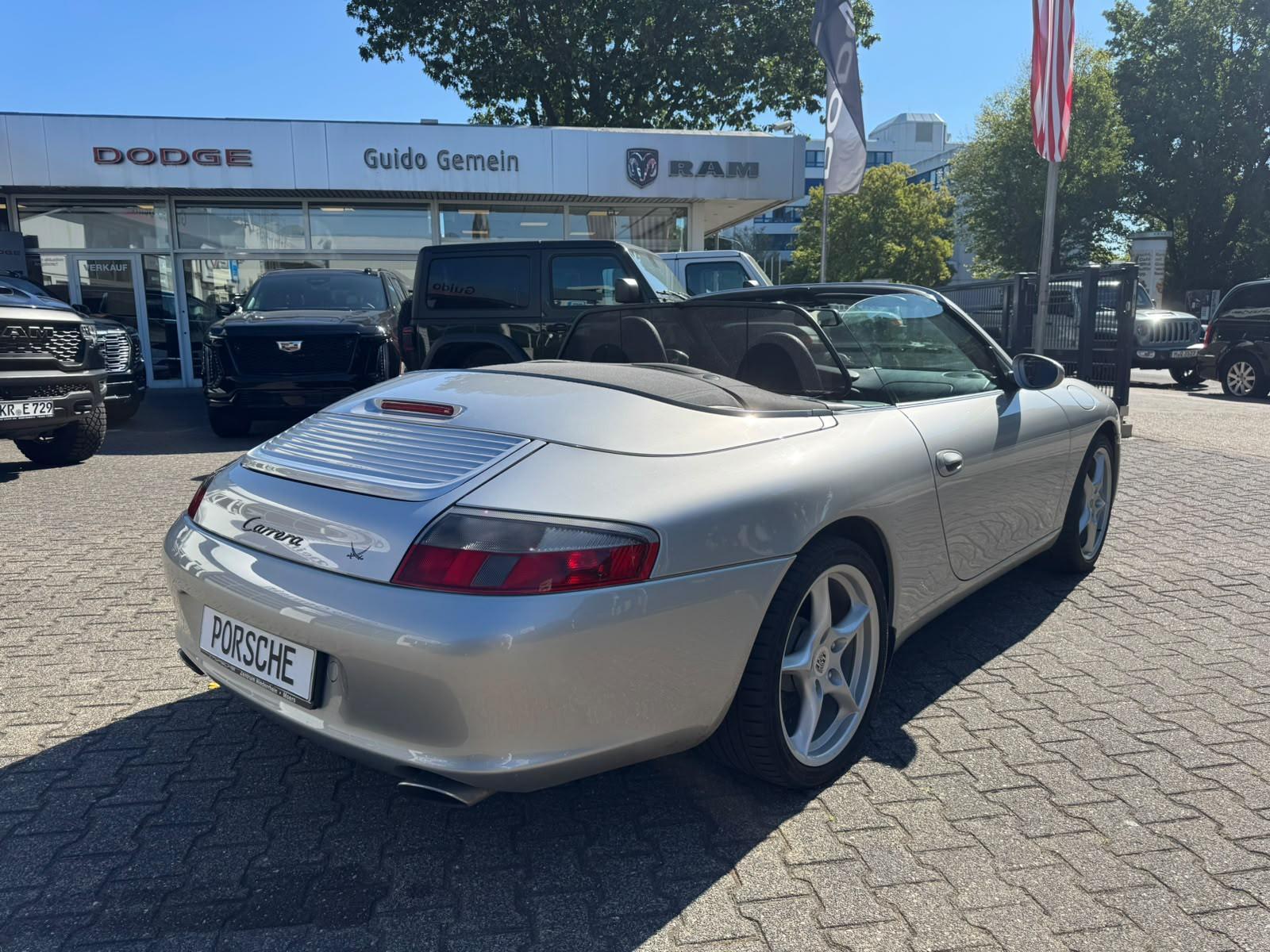 Porsche 911 Carrera Cabriolet