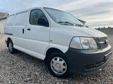 Toyota Hi-Ace - gebrauchte Toyota Hiace aus dem Jahr 2009