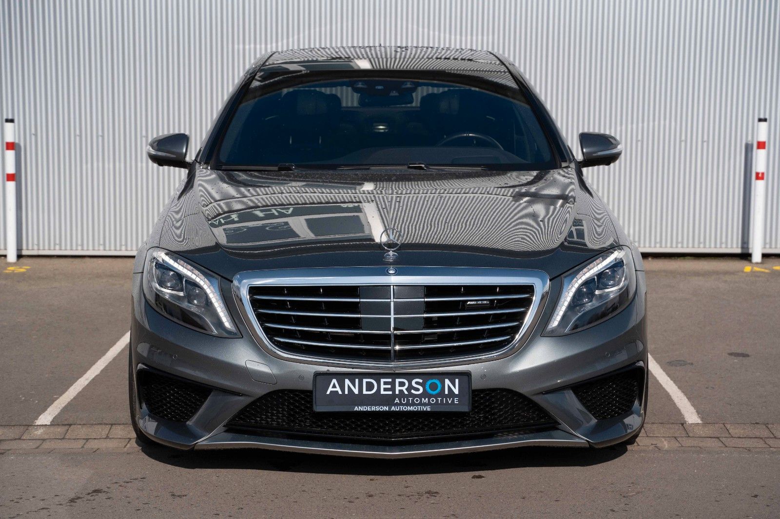 Fahrzeugabbildung Mercedes-Benz S 63 AMG L 4MATIC BURM PANO HUD LED DVD 360°