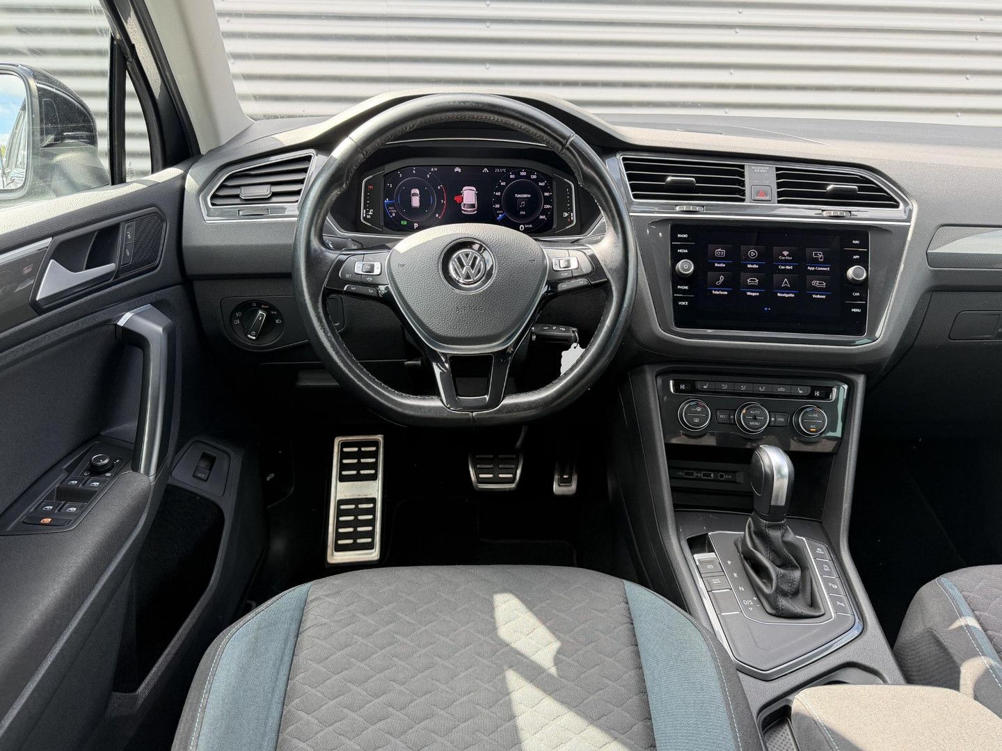 Volkswagen Tiguan 1.5 TSI ACT Highline Business R imagem 2