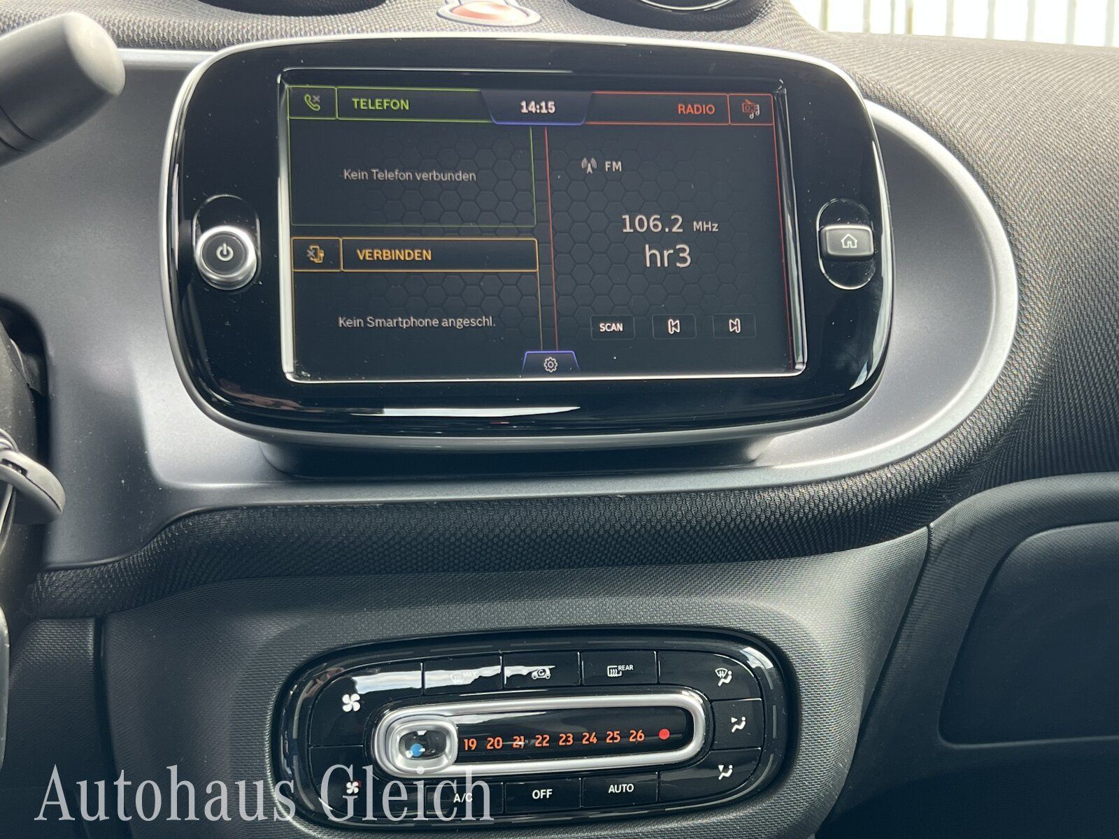 Fahrzeugabbildung Smart smart EQ fortwo cabrio Klima/LED/JBL Soundsystem