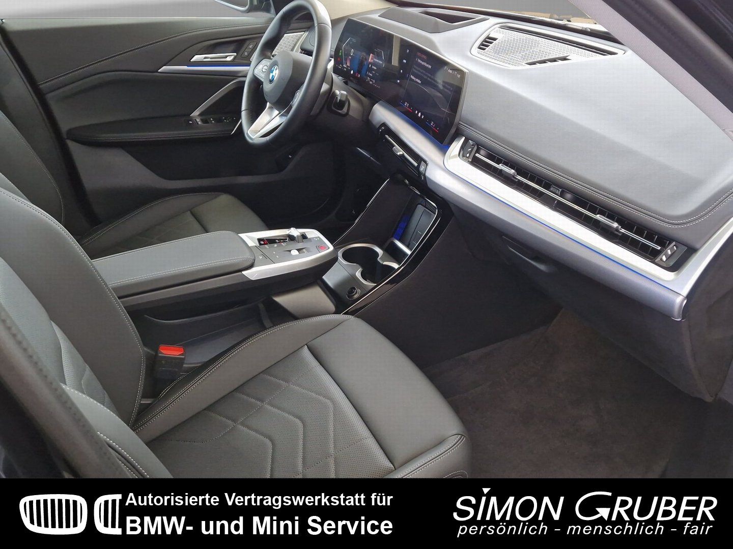 Fahrzeugabbildung BMW X1 xDrive23i Mild-Hybrid xLine Panorama HUD LED