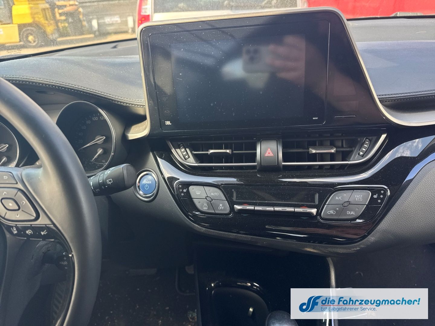 Fahrzeugabbildung Toyota C-HR Hybrid Style Selection 1.8 EU6d-T *TOTALSCH