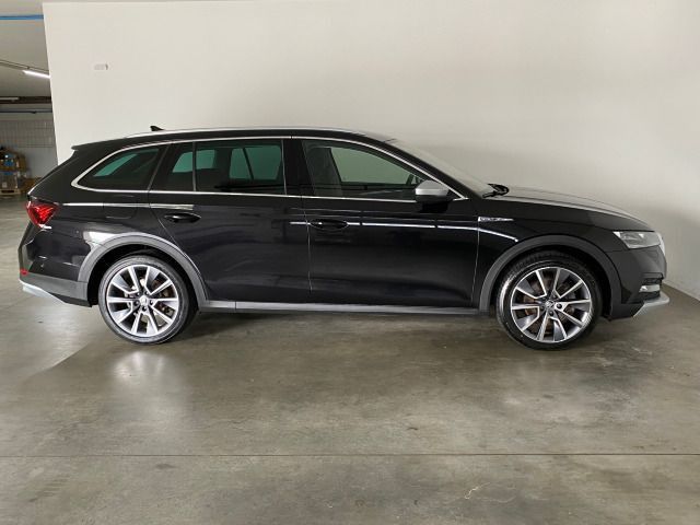 Octavia Scout 2.0 TDI DSG 4x4 AHK+HUD+NAVI