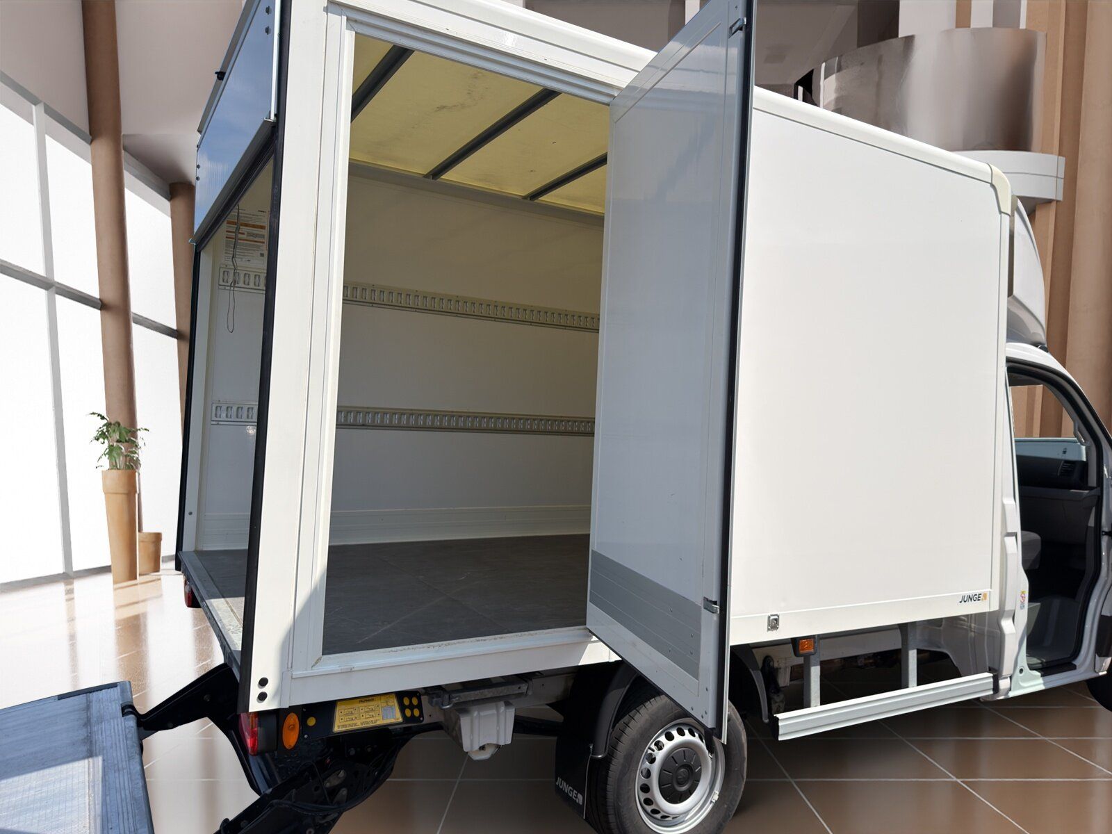 Fahrzeugabbildung Volkswagen Crafter 35 Koffer 2.0 TDI Ladebordwand