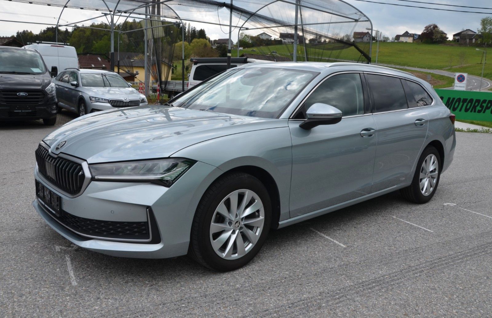 Skoda Superb Kombi 1,5 TSI DSG LED AHV EXP:27.700.- imagem 2