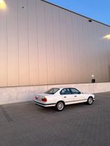 BMW 520 E34 *TOP ZUSTAND* - BMW 520 Oldtimer mit Benzin-Antrieb