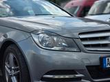 Mercedes-Benz C 200 C Limousine C 200 CGI BlueEfficiency - Mercedes-Benz C-Klasse: Blueefficiency