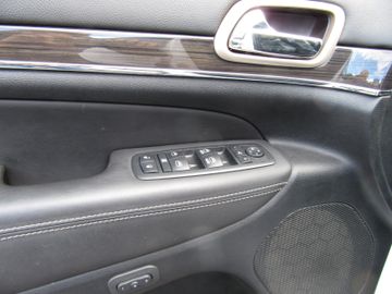 Jeep Grand Cherokee - 8