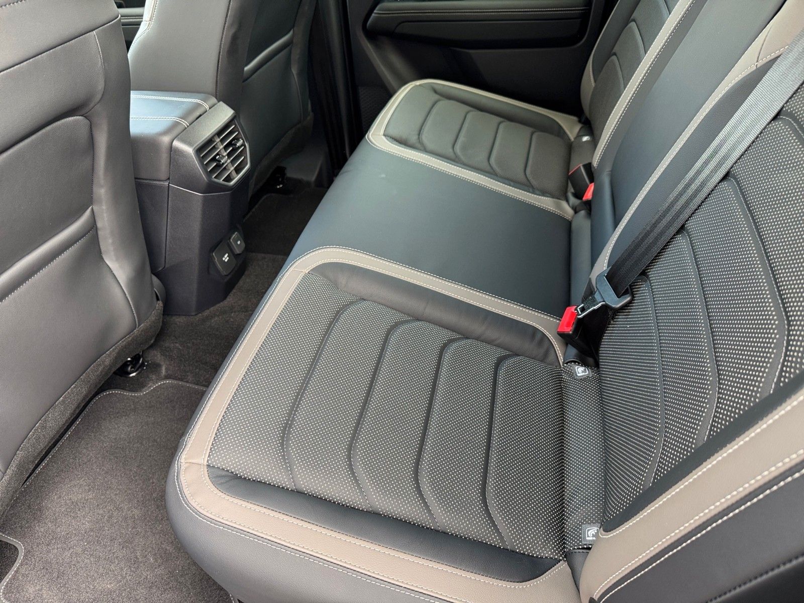 Fahrzeugabbildung Volkswagen Amarok 3.0 TDI  Aventura 4Motion