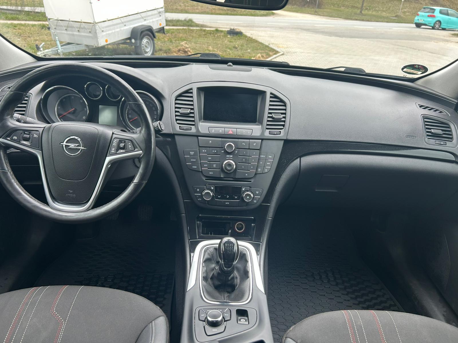 Opel Insignia 2012 — photo 10