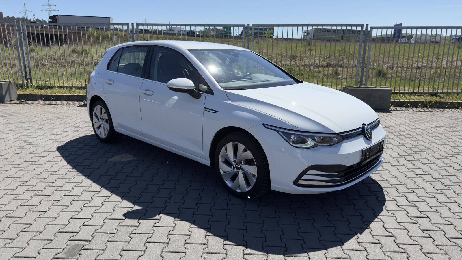 Volkswagen Golf Style 1.5 eTSI DSG/IQ.Light/Spur/ACC/DAB/