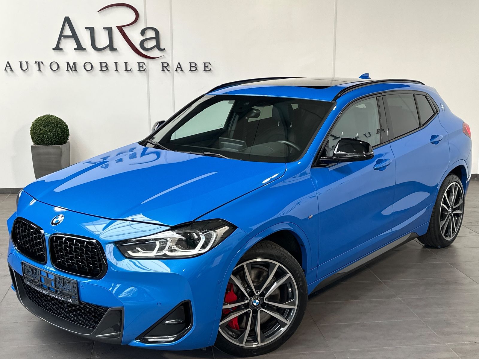 Fahrzeugabbildung BMW X2 M35i NAV+LED+PANO+HUD+KAM+SHZ+PDC+DAB+KLIMA