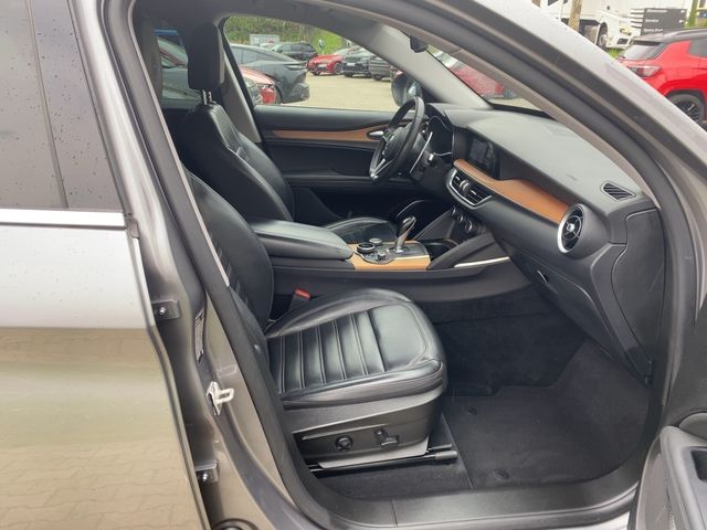 Stelvio 2.0 Turbo 16V First Edition Q4