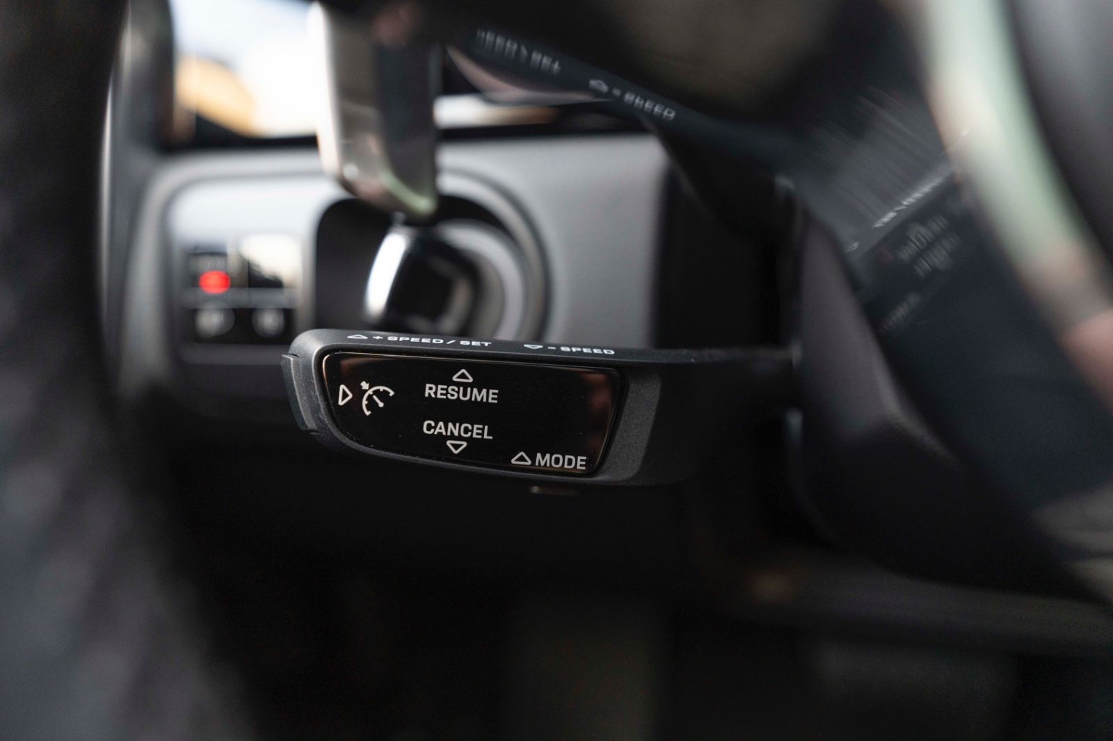 Fahrzeugabbildung Porsche Cayenne E-Hybrid  SPORT CHRONO BOSE LED  360°